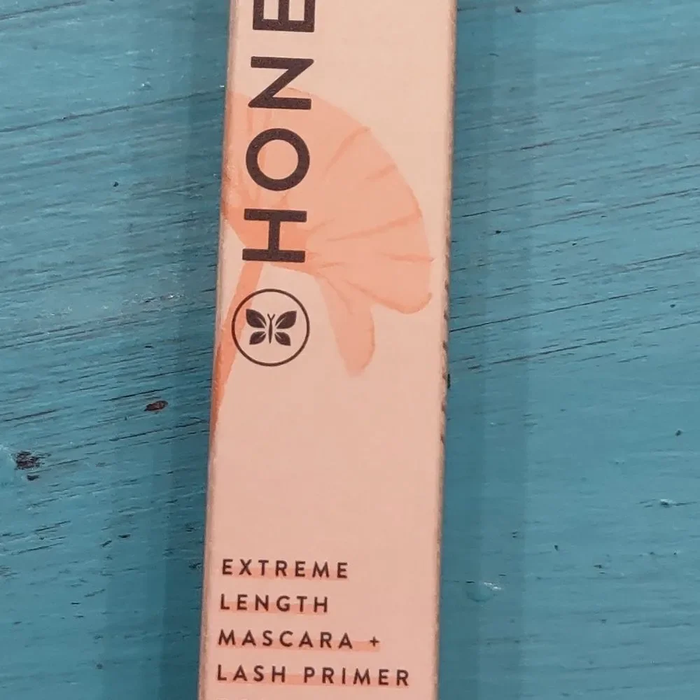 New Honest Beauty Extreme Length Mascara & Lash Primer